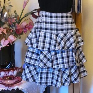 NWT Unique Designed Black White Tiered Ruffle Skirt Lightweight Knee Length M